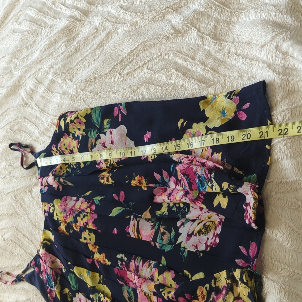 Doe & Rae Floral Tank - Picture 10 of 10